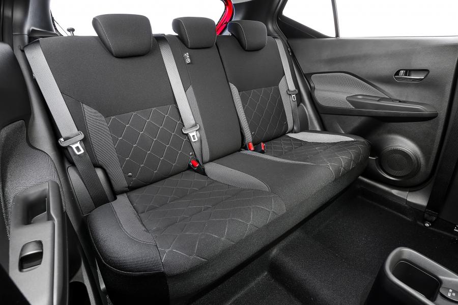 Интерьер Nissan Kicks S 2016 года  (LA) (фото 17 из 30)